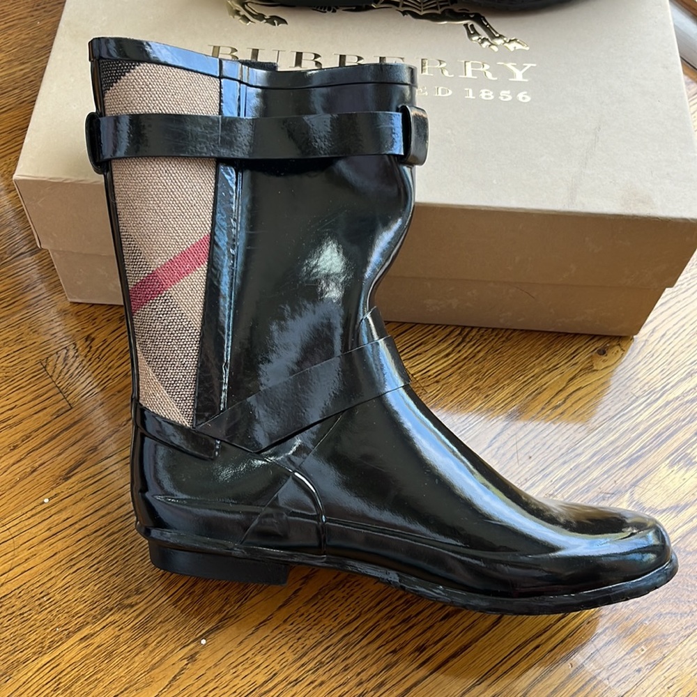 Burberry Biker Rubber Bootbiker Rubber boot in size UK(5) EUR(38). - Picture 6 of 14